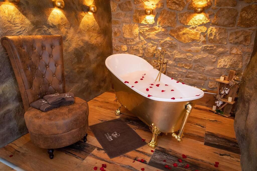 Chalet Vitaspa - Whirlpool & Sauna Privatspa 페그니츠 외부 사진