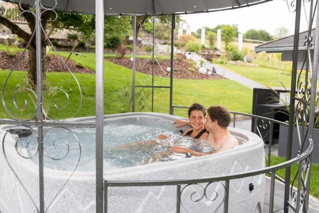 Chalet Vitaspa - Whirlpool & Sauna Privatspa 페그니츠 외부 사진